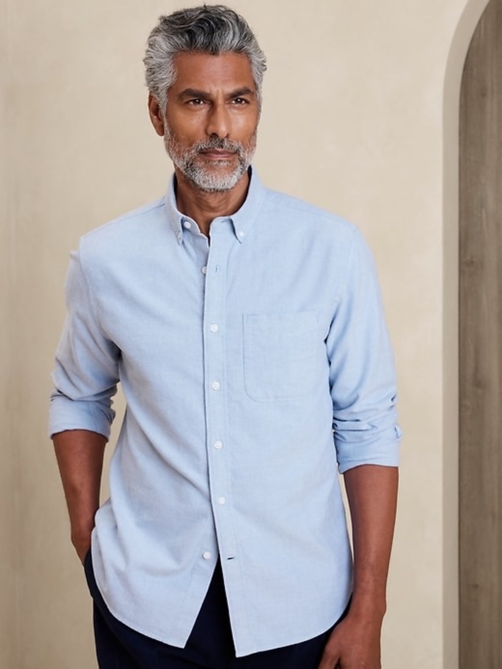 Banana Republic Maverick Oxford Shirt
Color: Light Blue